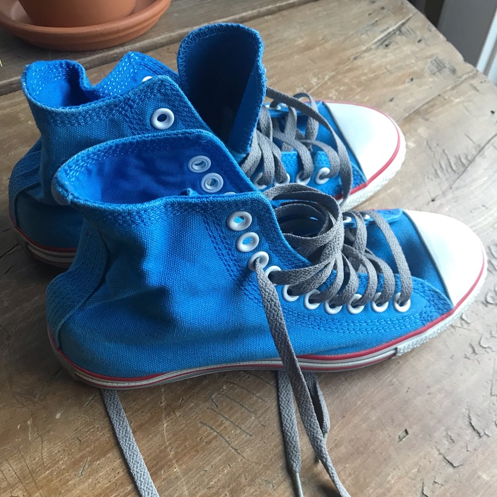 Converse chuck taylor all star.